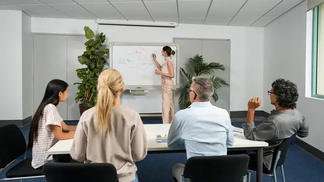 5 doctors having a meeting